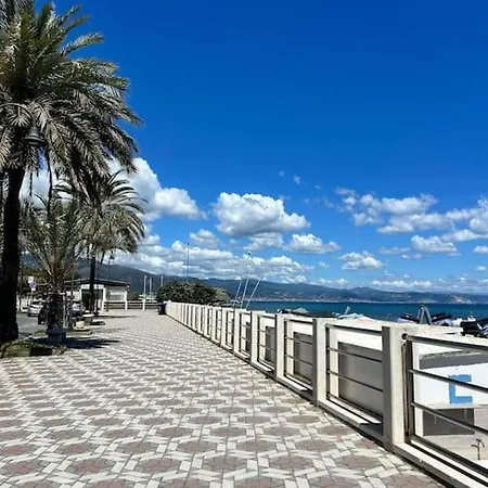 Apartment Limone Al Mare